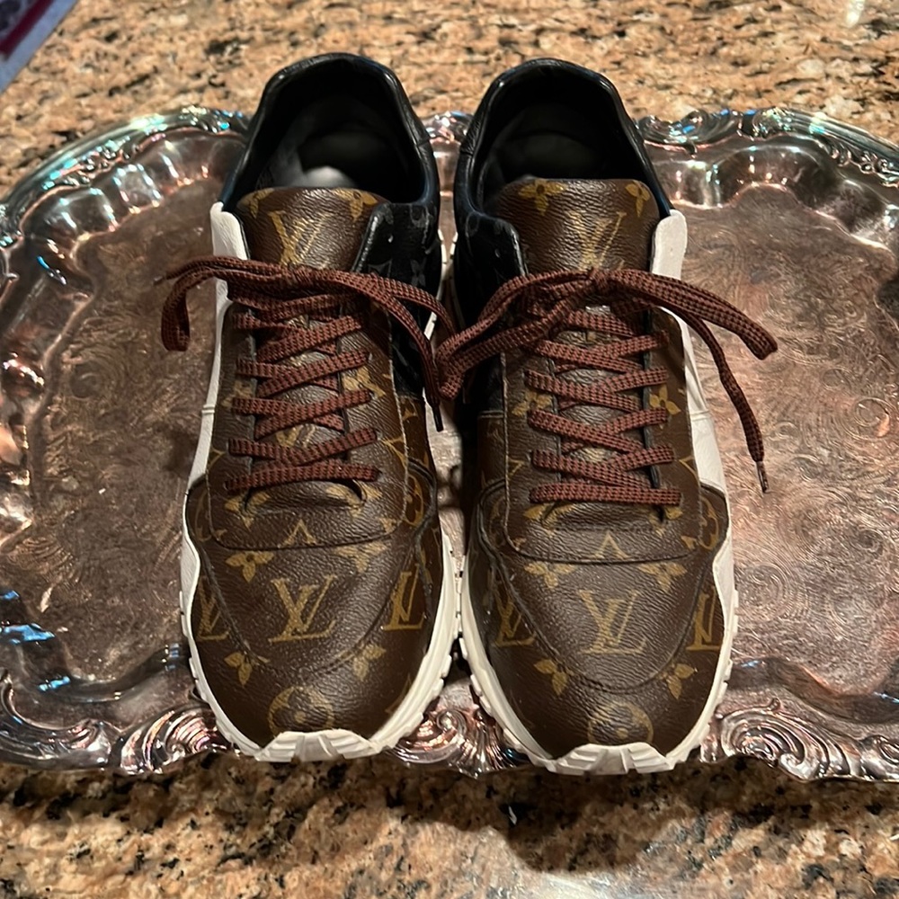 Louis Vuitton Mens Runaway Sneaker